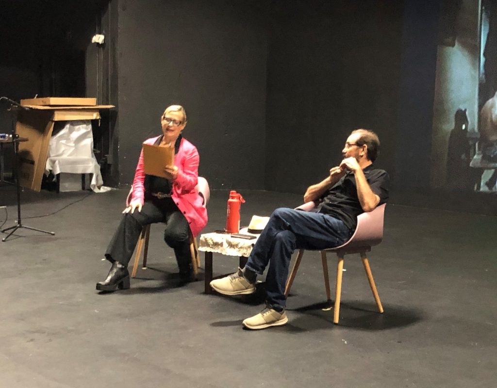René Monclova y Carola García comparten con estudiantes de Drama y Comunicación